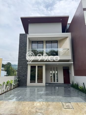Ready to Use! Luxury House LT 166m2 Desain Elegan di Dago Ready to Use! Luxury House LT 166m2 Desain Elegan di Dago