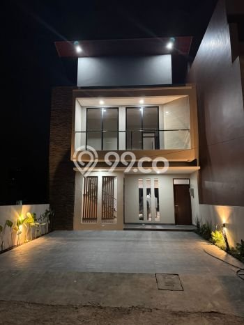 Ready to Use! Luxury House LT 166m2 Desain Elegan di Dago Ready to Use! Luxury House LT 166m2 Desain Elegan di Dago