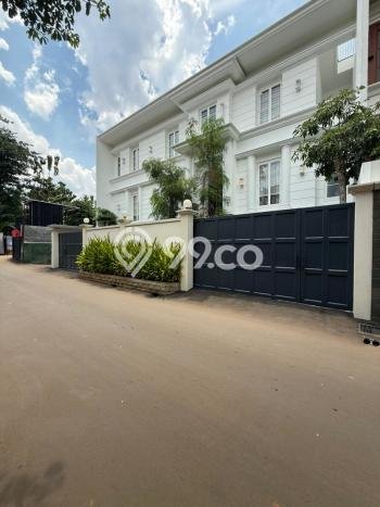 Jual Rumah Luas Elegan Dengan View Eksklusif di Kemang, Jakarta Selatan Jual Rumah Luas Elegan Dengan View Eksklusif di Kemang, Jakarta Selatan