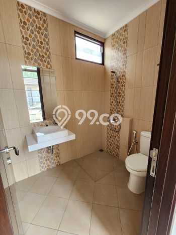 RARE UNIT! Rumah di BSD Avani, 4 KT, View Kota, Luas 300m² Bangunan 225m² RARE UNIT! Rumah di BSD Avani, 4 KT, View Kota, Luas 300m² Bangunan 225m²