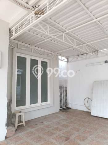 Rumah Asri area Bintaro, 4 KM, Lingkungan Tenang, Luas 135m² Bangunan 200m² Rumah Asri area Bintaro, 4 KM, Lingkungan Tenang, Luas 135m² Bangunan 200m²