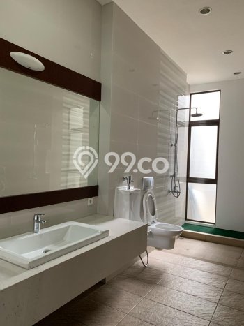 Siap Huni Hunian Elit 5 Kamar di Kelapa Gading Dekat ke Mana Pun Siap Huni Hunian Elit 5 Kamar di Kelapa Gading Dekat ke Mana Pun