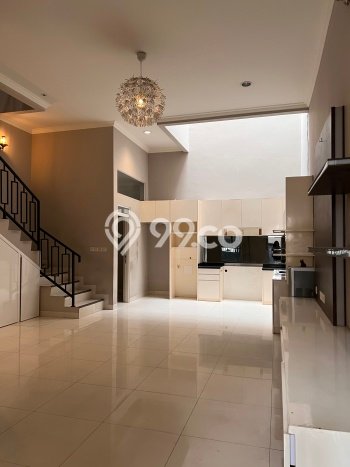 Ready to Use! Luxury House LT 66m2 Desain Elegan di Sunter Ready to Use! Luxury House LT 66m2 Desain Elegan di Sunter