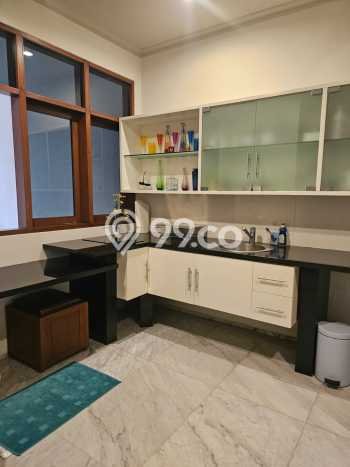 Dijual Rumah Luas Megah Dengan View Cantik di Sunrise Garden, Jakarta Barat Dijual Rumah Luas Megah Dengan View Cantik di Sunrise Garden, Jakarta Barat