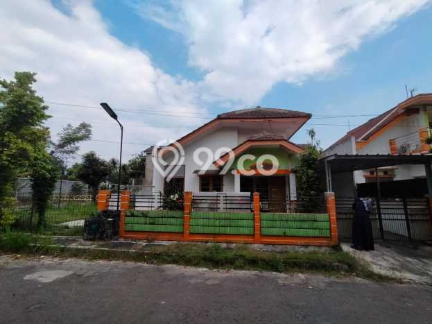 Jual Segera Rumah 3 KT 2 KM di Lokasi Strategis, Bandung Jual Segera Rumah 3 KT 2 KM di Lokasi Strategis, Bandung