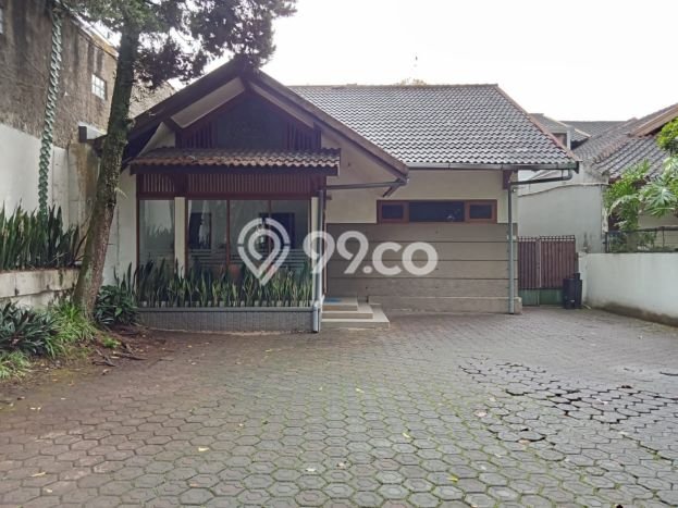 HARGA SPECIAL! Rumah Asri lokasi Cipaganti, LT 713m² Bangunan 350m² HARGA SPECIAL! Rumah Asri lokasi Cipaganti, LT 713m² Bangunan 350m²