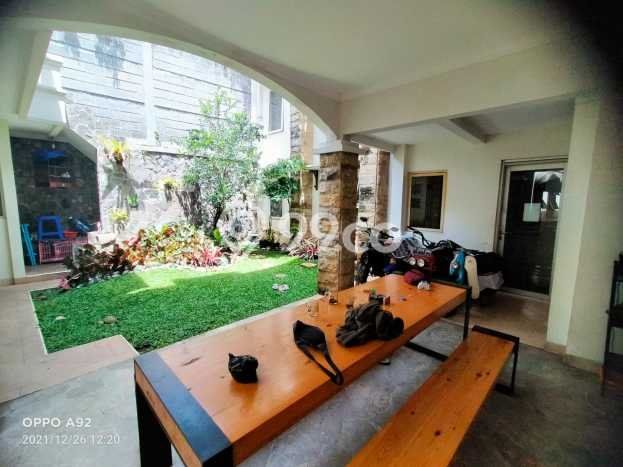 Rumah Luxury Modern Tanpa Renovasi di Tubagus Ismail Bandung Rumah Luxury Modern Tanpa Renovasi di Tubagus Ismail Bandung