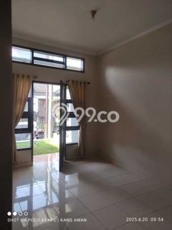Rumah Strategis , Bandung, Luas 95m2m² Bangunan 60m2m² Rumah Strategis , Bandung, Luas 95m2m² Bangunan 60m2m²