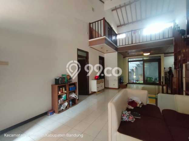 Rumah Strategis dengan Luas Bangunan 275m² di Kawasan Cimenyan, Bandung Rumah Strategis dengan Luas Bangunan 275m² di Kawasan Cimenyan, Bandung