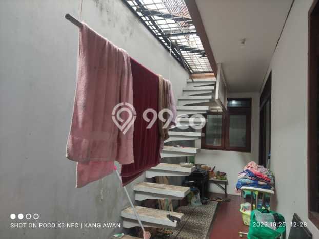 Rumah Strategis dengan Luas Bangunan 275m² di Kawasan Cimenyan, Bandung Rumah Strategis dengan Luas Bangunan 275m² di Kawasan Cimenyan, Bandung