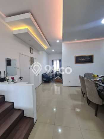 Rumah Lokasi Strategis area Setra Duta, Bandung, Luas 163m² Bangunan 210m² Rumah Lokasi Strategis area Setra Duta, Bandung, Luas 163m² Bangunan 210m²