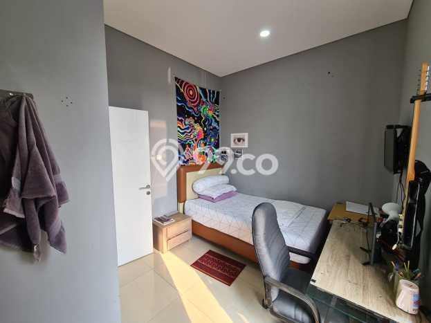 Rumah Lokasi Strategis area Setra Duta, Bandung, Luas 163m² Bangunan 210m² Rumah Lokasi Strategis area Setra Duta, Bandung, Luas 163m² Bangunan 210m²
