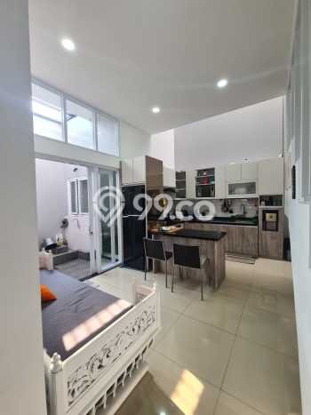 Rumah Lokasi Strategis area Setra Duta, Bandung, Luas 163m² Bangunan 210m² Rumah Lokasi Strategis area Setra Duta, Bandung, Luas 163m² Bangunan 210m²