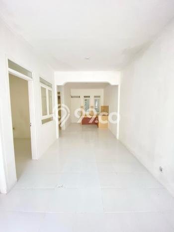 KESEMPATAN TERBAIK! Rumah Asri di Antapani, Luas 98m² LB 105m² KESEMPATAN TERBAIK! Rumah Asri di Antapani, Luas 98m² LB 105m²