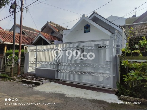 Kesempatan Investasi 4 Kamar Tidur dan 2 Kamar Mandi di Lokasi Strategis Antapani, Bandung Kesempatan Investasi 4 Kamar Tidur dan 2 Kamar Mandi di Lokasi Strategis Antapani, Bandung