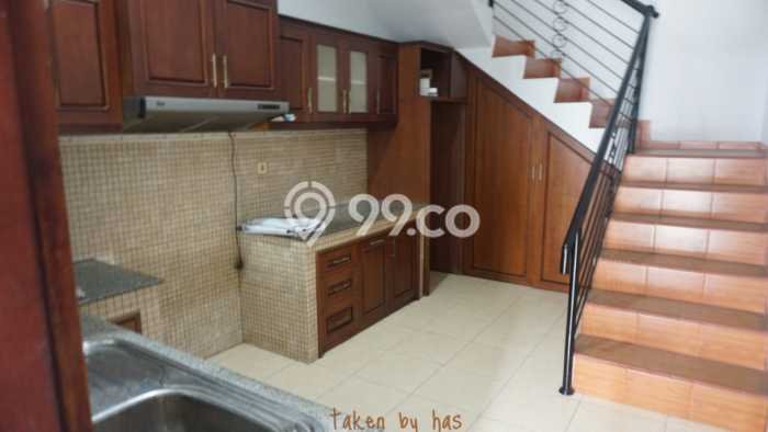 Bisa KPR! Rumah Strategis di Cimahi Utara, Luas 275m² Bangunan 170m² Bisa KPR! Rumah Strategis di Cimahi Utara, Luas 275m² Bangunan 170m²