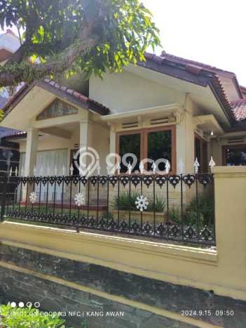 HOT DEAL! Rumah Berkualitas area Cimahi Tengah, Cimahi, Luas 182m² Bangunan 165m² HOT DEAL! Rumah Berkualitas area Cimahi Tengah, Cimahi, Luas 182m² Bangunan 165m²