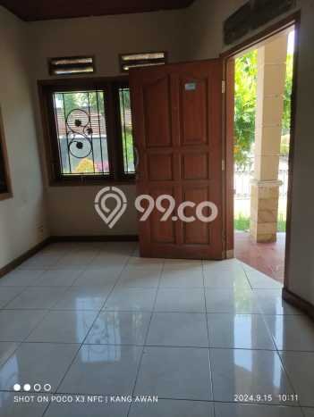 HOT DEAL! Rumah Berkualitas area Cimahi Tengah, Cimahi, Luas 182m² Bangunan 165m² HOT DEAL! Rumah Berkualitas area Cimahi Tengah, Cimahi, Luas 182m² Bangunan 165m²