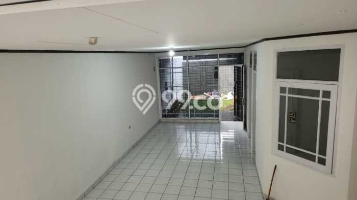 Dijual Rumah 4 Kamar Lokasi Ideal Nyaman dan Strategis di Regol Dijual Rumah 4 Kamar Lokasi Ideal Nyaman dan Strategis di Regol