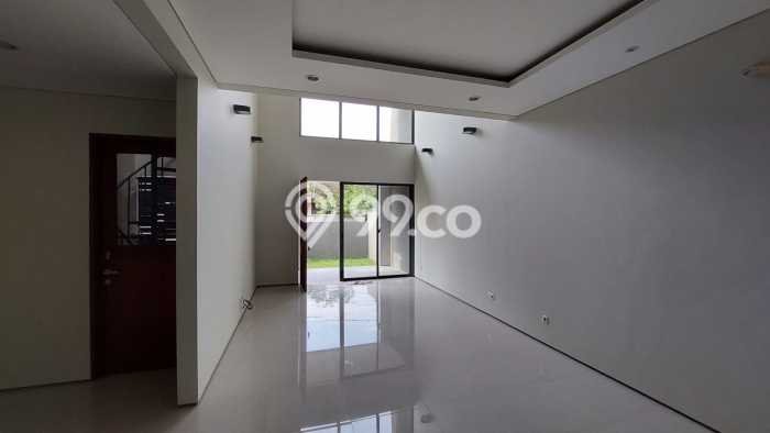 Rumah Eksklusif Siap Huni LT 120m2 di Cinere, Depok Rumah Eksklusif Siap Huni LT 120m2 di Cinere, Depok