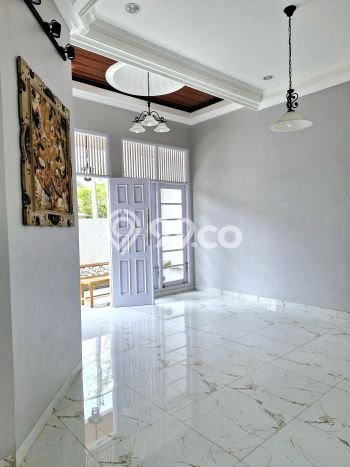 Rumah Strategis Minimalis Lb 180m2 di Cinere, Depok Rumah Strategis Minimalis Lb 180m2 di Cinere, Depok
