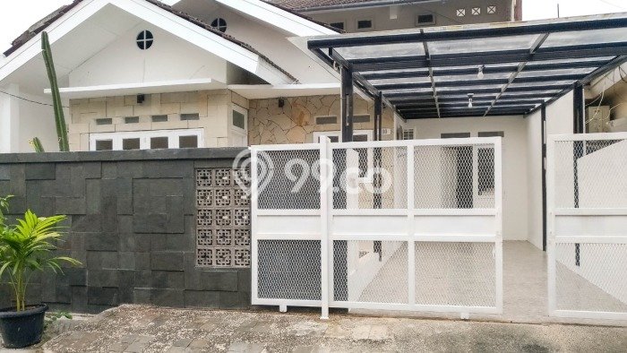 For Sale Rumah 4 Kamar Lokasi Strategis Bagus dan Strategis di Ciputat For Sale Rumah 4 Kamar Lokasi Strategis Bagus dan Strategis di Ciputat