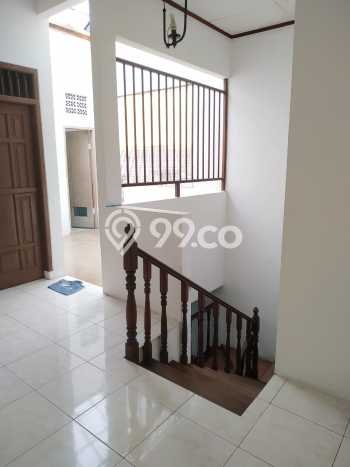 Hunian Cantik Minimalis Lb 180m2 di Ciputat, Tangerang Selatan Hunian Cantik Minimalis Lb 180m2 di Ciputat, Tangerang Selatan