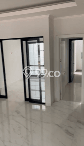Hunian Mewah LB 195m2 Siap Pakai Desain Elegan di Alam Sutera, Tangerang Hunian Mewah LB 195m2 Siap Pakai Desain Elegan di Alam Sutera, Tangerang