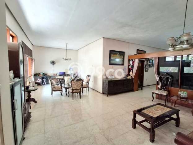 Jual Rumah Mewah Megah Dengan View Eksklusif di Mayjen Sungkono, Surabaya Jual Rumah Mewah Megah Dengan View Eksklusif di Mayjen Sungkono, Surabaya
