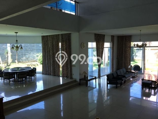 Rumah Luxury Modern Tanpa Renovasi di Setiabudi Bandung Rumah Luxury Modern Tanpa Renovasi di Setiabudi Bandung