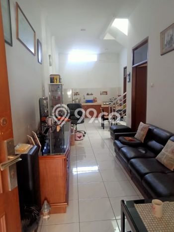Rumah Strategis dengan Luas Tanah 86m² dan Luas Bangunan 150m² di Kawasan Regol, Bandung Rumah Strategis dengan Luas Tanah 86m² dan Luas Bangunan 150m² di Kawasan Regol, Bandung