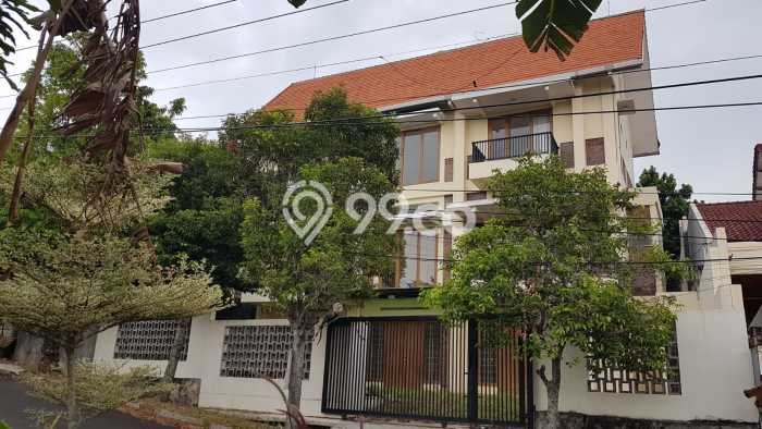 Rumah Luxury Modern Siap Huni di Bukit Sari Semarang Rumah Luxury Modern Siap Huni di Bukit Sari Semarang