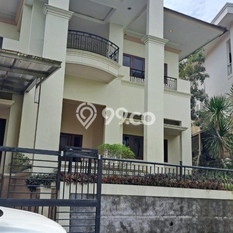Rumah Nyaman area papandayan, 4 KT, Area Tenang, Luas 550m² LB 500m² Rumah Nyaman area papandayan, 4 KT, Area Tenang, Luas 550m² LB 500m²