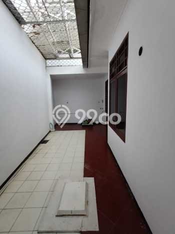 Lokasi terbaik! Rumah siap pakai dikontrakkan di Gajah Mungkur LB 300m2 Lokasi terbaik! Rumah siap pakai dikontrakkan di Gajah Mungkur LB 300m2