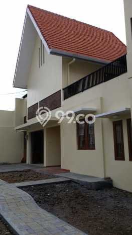 Rumah Luxury Modern Siap Huni di Bukit Sari Semarang Rumah Luxury Modern Siap Huni di Bukit Sari Semarang