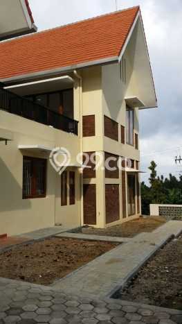 Rumah Luxury Modern Siap Huni di Bukit Sari Semarang Rumah Luxury Modern Siap Huni di Bukit Sari Semarang