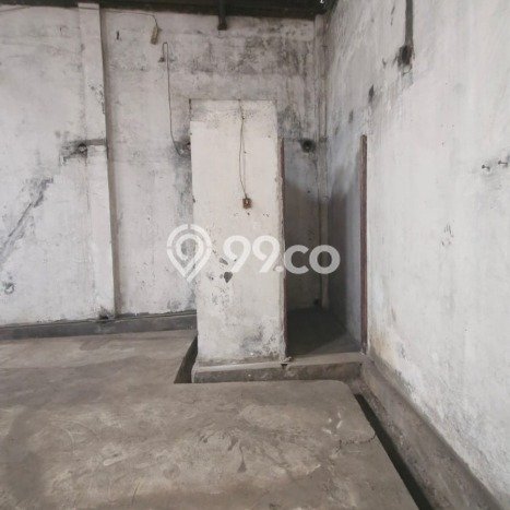 LOKASI BISNIS! Gudang Disewakan di , Luas 240m2m², Jalan Utama LOKASI BISNIS! Gudang Disewakan di , Luas 240m2m², Jalan Utama