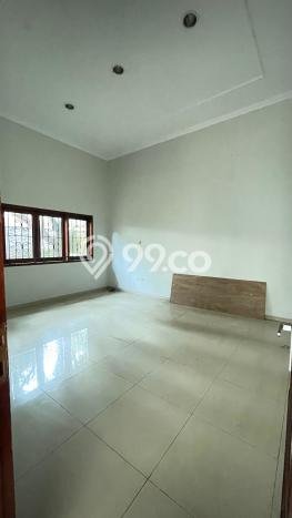 Rumah Nyaman area papandayan, 4 KT, Area Tenang, Luas 550m² LB 500m² Rumah Nyaman area papandayan, 4 KT, Area Tenang, Luas 550m² LB 500m²