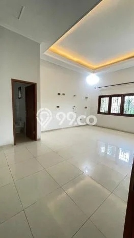 Rumah Nyaman area papandayan, 4 KT, Area Tenang, Luas 550m² LB 500m² Rumah Nyaman area papandayan, 4 KT, Area Tenang, Luas 550m² LB 500m²