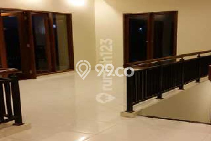 Rumah Luxury Modern Siap Huni di Bukit Sari Semarang Rumah Luxury Modern Siap Huni di Bukit Sari Semarang