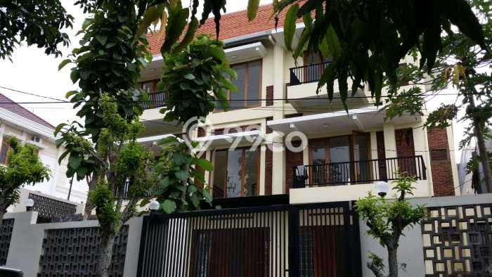 Rumah Luxury Modern Siap Huni di Bukit Sari Semarang Rumah Luxury Modern Siap Huni di Bukit Sari Semarang