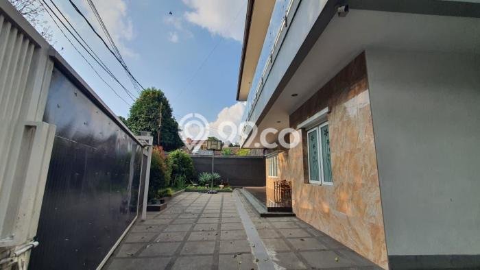 Hunian Mewah Siap Huni LT 538m2 di Lembang, Bandung Barat Hunian Mewah Siap Huni LT 538m2 di Lembang, Bandung Barat