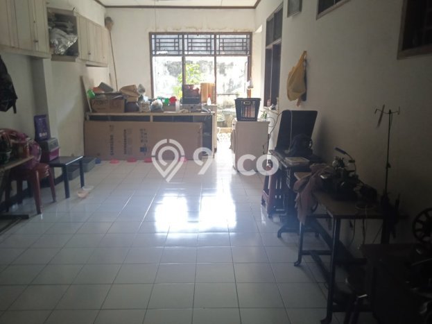 Rumah Elit Modern Tanpa Renovasi di Meruya Jakarta Barat Rumah Elit Modern Tanpa Renovasi di Meruya Jakarta Barat