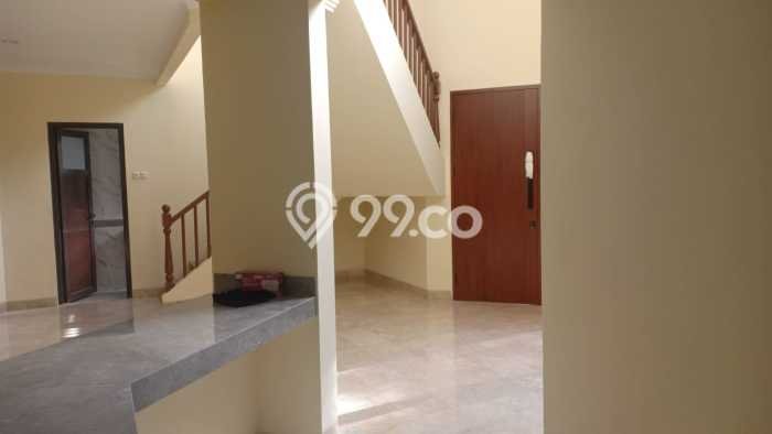 Lokasi strategis! Rumah siap pakai dikontrakkan di Serpong LB 165m2 Lokasi strategis! Rumah siap pakai dikontrakkan di Serpong LB 165m2
