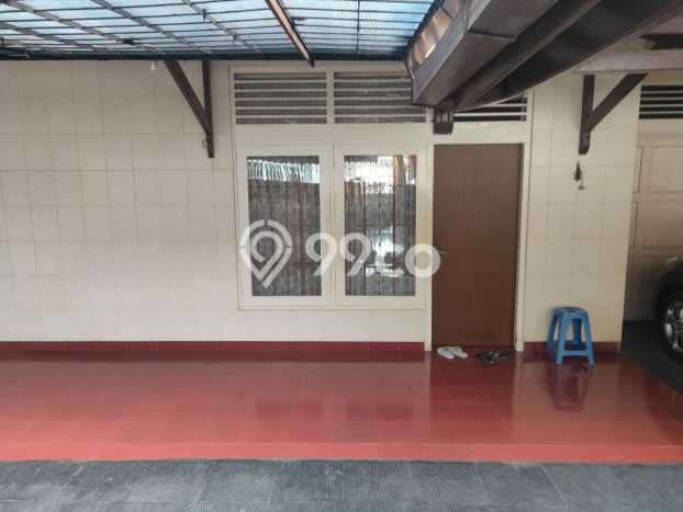 For Sale! Luxury House LT 250m2 Desain Modern di Gandaria For Sale! Luxury House LT 250m2 Desain Modern di Gandaria