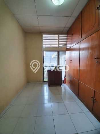 For Sale! Luxury House LT 250m2 Desain Modern di Gandaria For Sale! Luxury House LT 250m2 Desain Modern di Gandaria