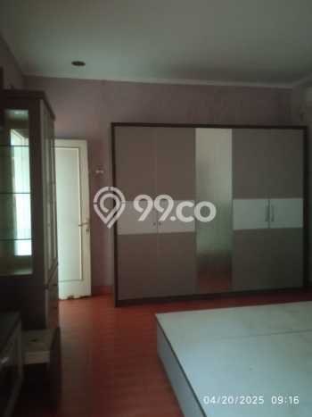 Rumah Minimalis di Serpong, Tangerang Selatan, Luas 250m² Bangunan 120m² Rumah Minimalis di Serpong, Tangerang Selatan, Luas 250m² Bangunan 120m²