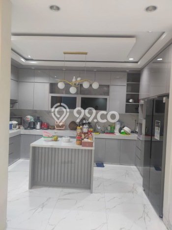 Properti Nyaman 5 KT Luas Tanah 200m² di Pantai Indah Kapuk, Jakarta Utara Properti Nyaman 5 KT Luas Tanah 200m² di Pantai Indah Kapuk, Jakarta Utara