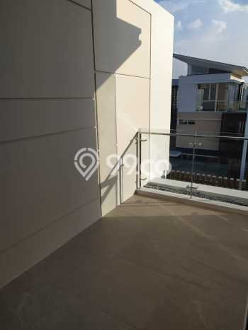 For Sale! Luxury House LT 250m2 Desain Modern di Pantai Indah Kapuk For Sale! Luxury House LT 250m2 Desain Modern di Pantai Indah Kapuk