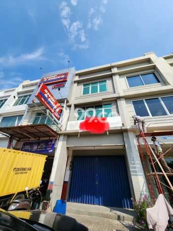 LOKASI STRATEGIS! Ruko di Pantai Indah Kapuk, Luas 200m², Kawasan Komersial LOKASI STRATEGIS! Ruko di Pantai Indah Kapuk, Luas 200m², Kawasan Komersial